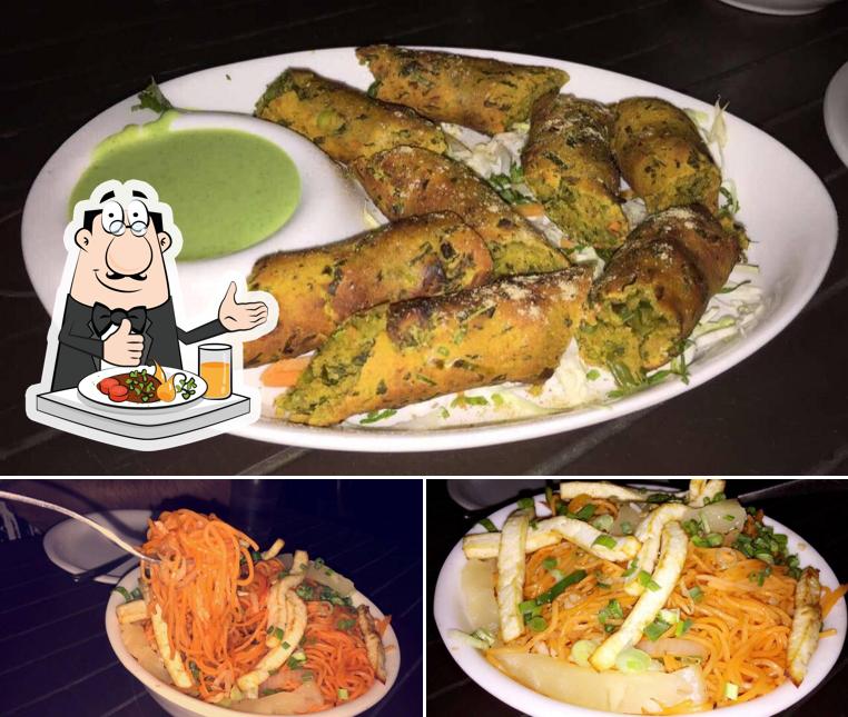 Food at Eat Streeet
