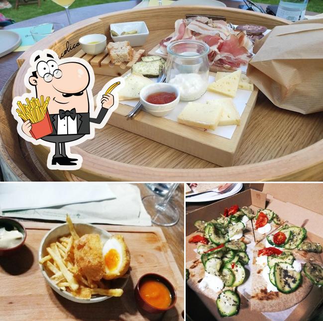 Ordina un piatto di chips a Bucolica Wine Garden