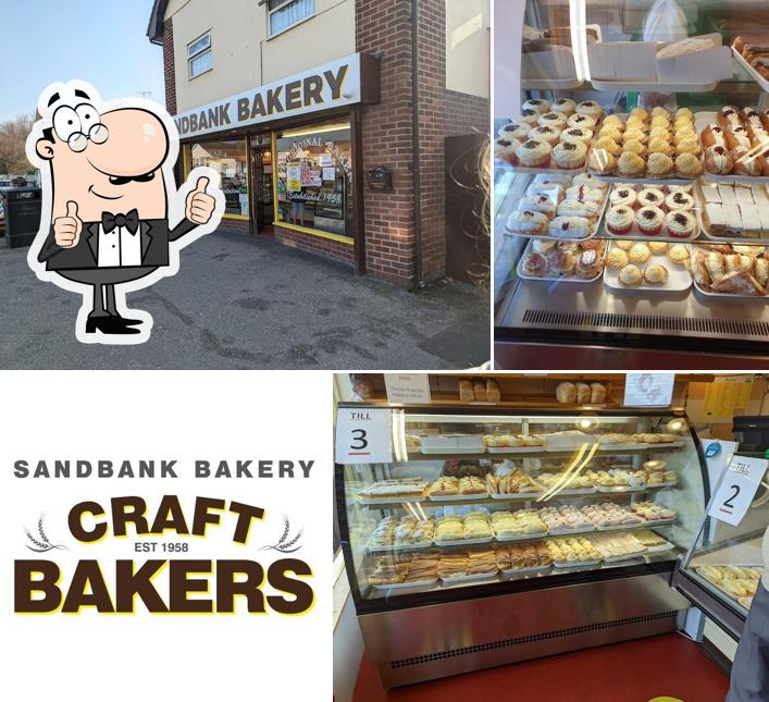 Top 4 restaurants with cupcakes in Towyn, december 2025 - Restaurant Guru