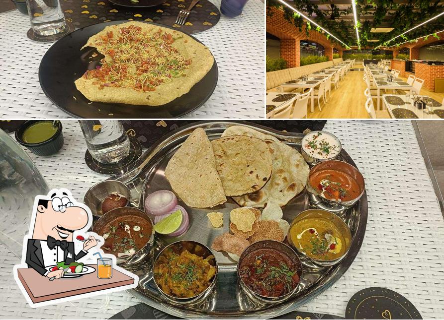 Among different things one can find food and interior at Te Amo Casual Dine