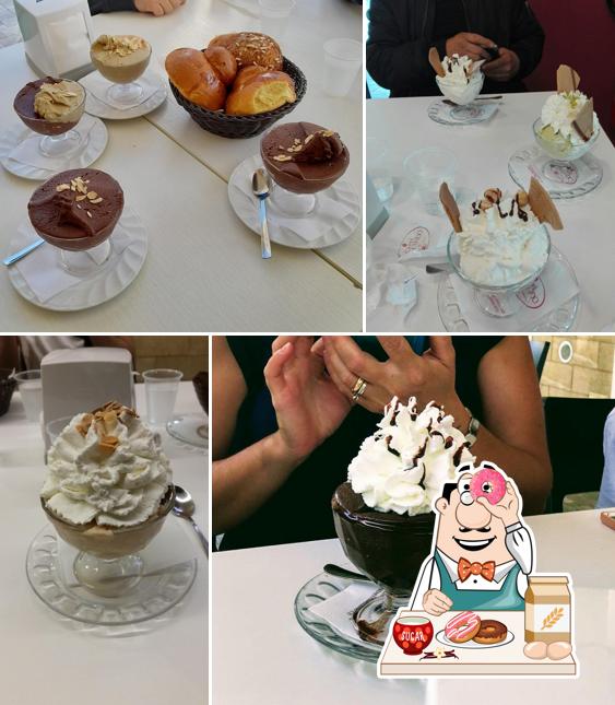 Caffe' Armando Di Cordova Alessandro propone un'ampia gamma di dessert