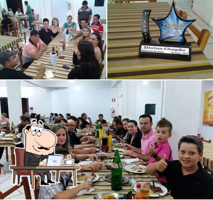 O interior do Divino Chapão