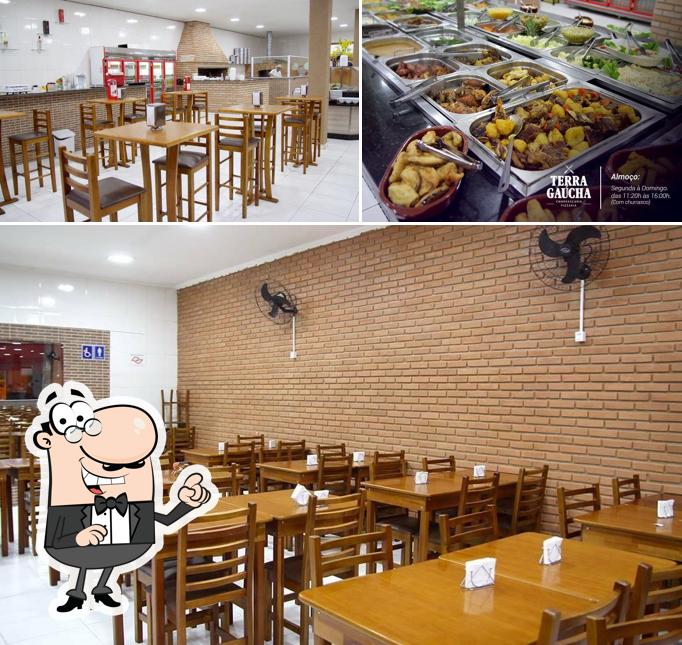 O interior do Brasa Nobre Restaurante e Churrasqueira