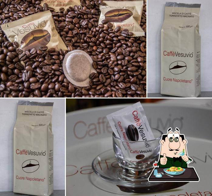 Cibo al Caffè Vesuvio Cuore Napoletano