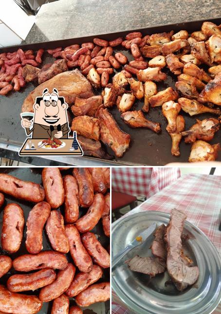 Experimente pratos de carne no Espeto de Prata