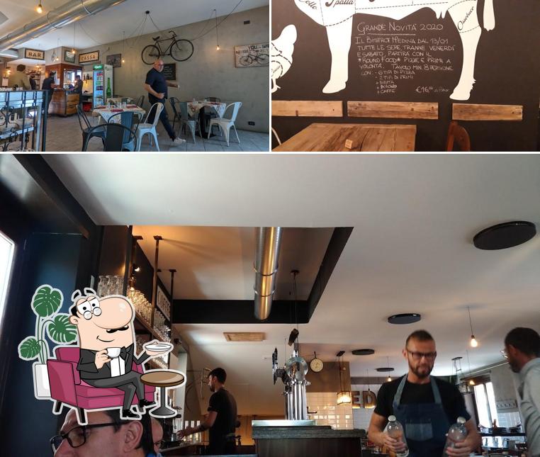 Tra le varie cose da Bistro Medina si possono trovare la interni e lavagna