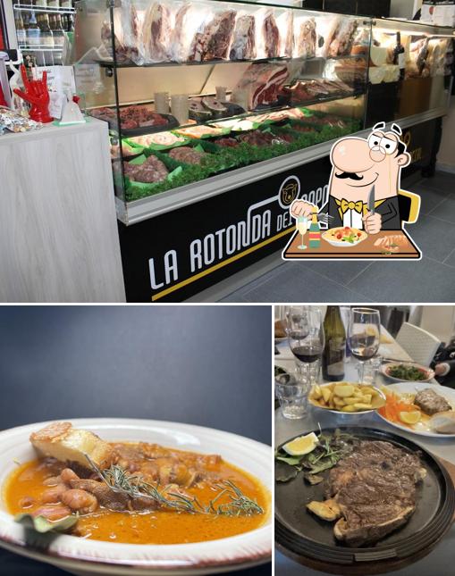 La Rotonda dei Sapori si caratterizza per la cibo e interni