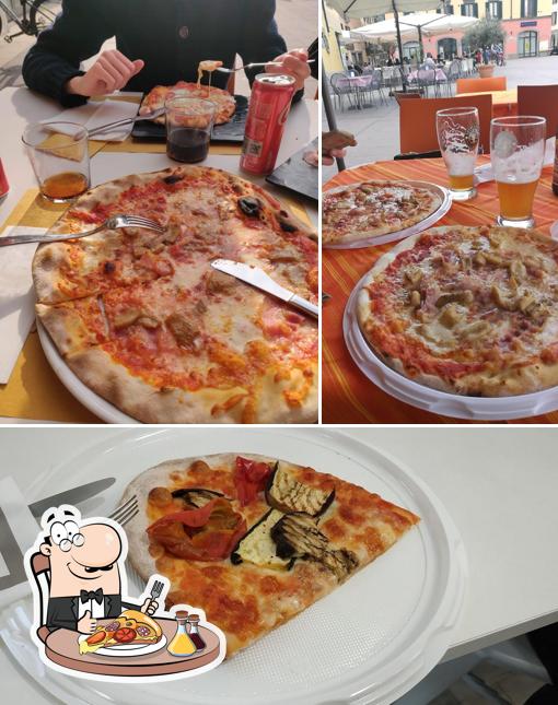 Scegli tra le molte varianti di pizza