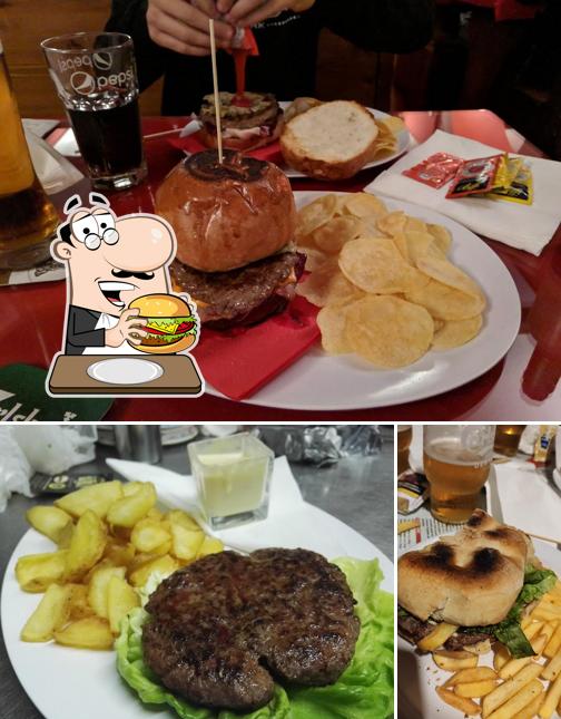 Prenditi un hamburger a White Night Birreria