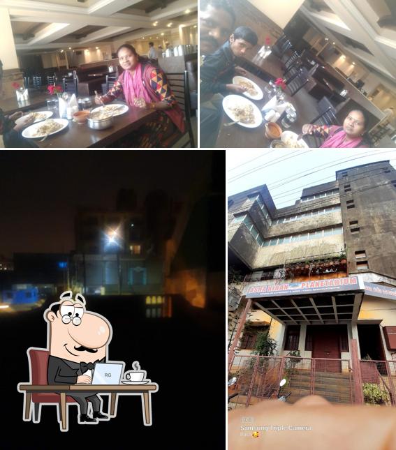 The picture of Niyaz biryani home parcel’s interior and exterior