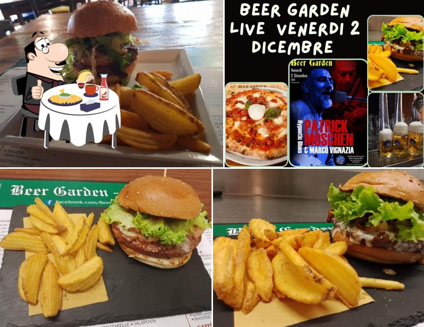 Ordina un hamburger a Beer Garden