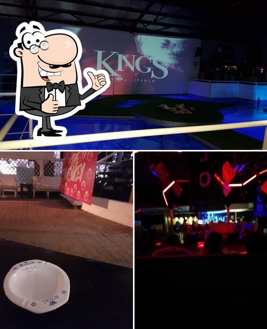 Ecco un'immagine di King's Club