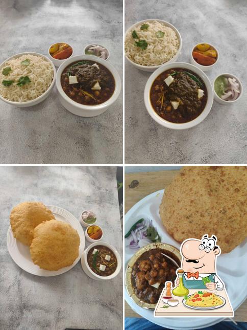 Food at Om Corner - Karol Bagh Wale