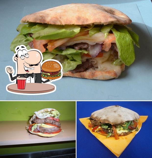 Gli hamburger di Strapizzami2 Mortara potranno soddisfare i gusti di molti