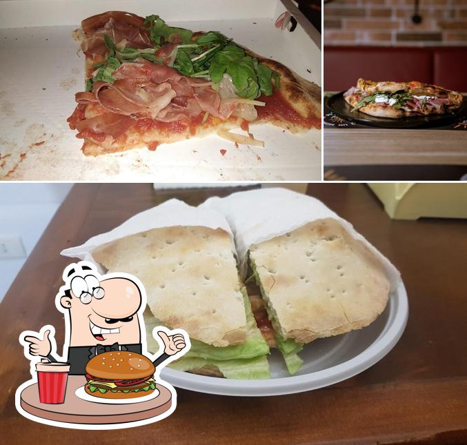 Prenditi un hamburger a Terra del Sol Pizzeria Gallipoli