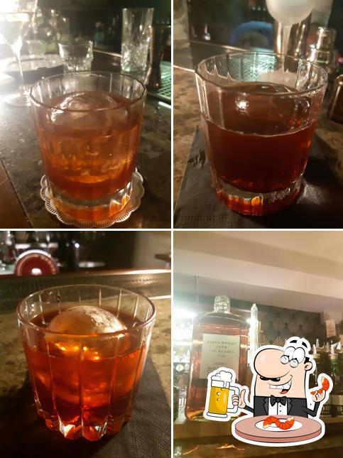 Puoi ordinare un rinfrescante bicchiere di birra chiara o scura