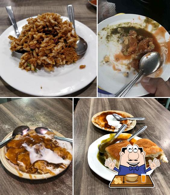 Food at New Brijwasi Chat