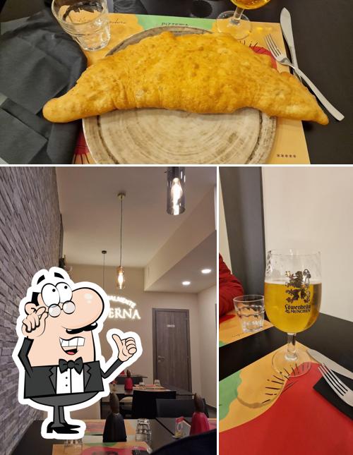 Dai un’occhiata alla immagine che presenta la interni e cibo di Pizzeria Antonio Esposito