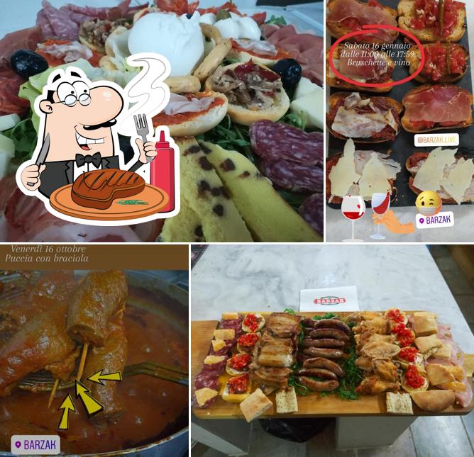 Ordina i piatti di carne a Barzak