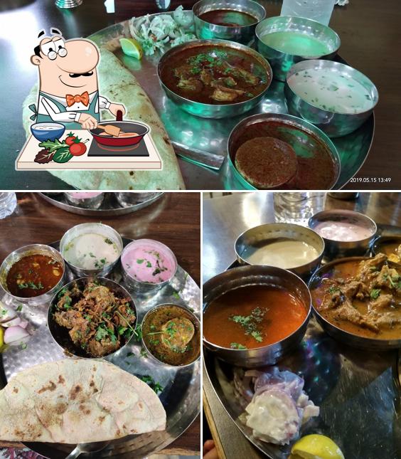 Chicken curry at Rassa Shetkari Dhaba