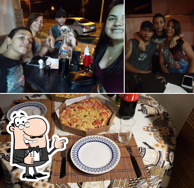 Look at the picture of Filadélfia Pizzaria
