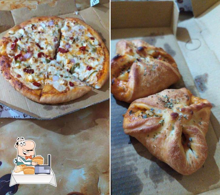 Garlic bread at The Pizza Company ( TPC )