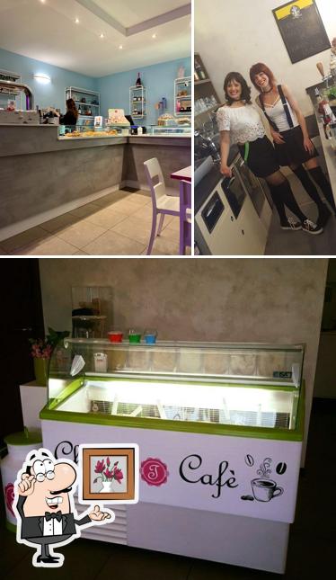Gli interni di Chicas Cafè