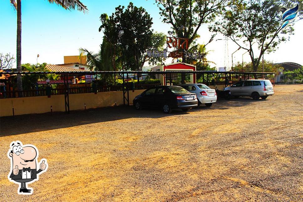 Here's a pic of Hotel Rangat Garden
