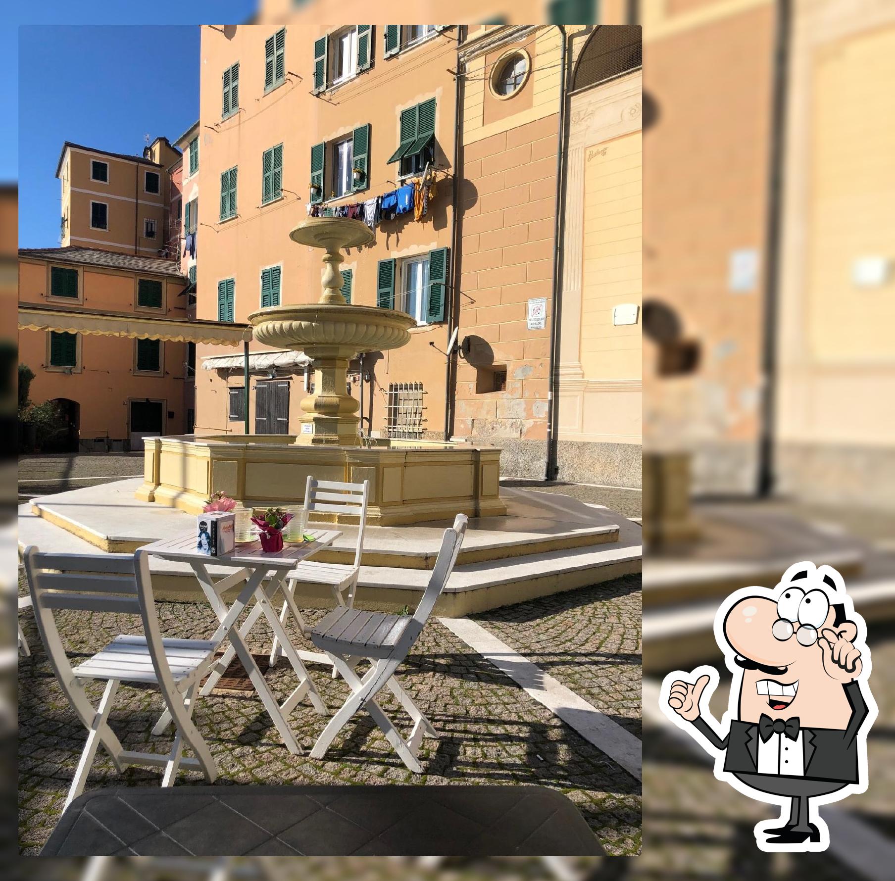 Dai un'occhiata agli interni di Bar La Piazzetta Sori