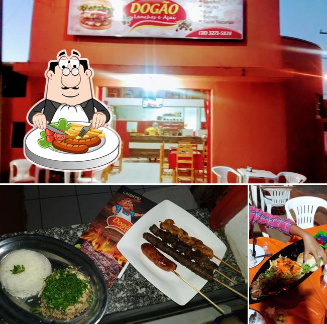 Esta é a ilustração apresentando comida e mesa de jantar no Dogao Lanche