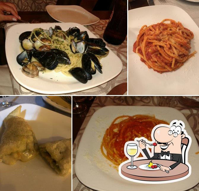 Cozze e spaghetti alla bolognese al LA PIZZERIA