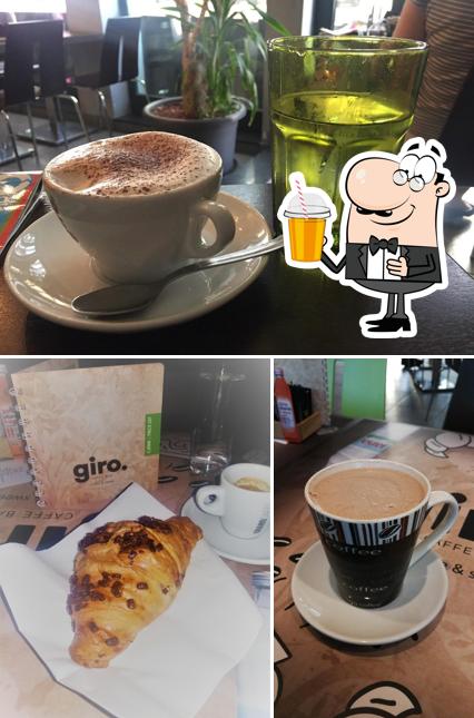 Goditi un drink a Waterpolo bar Giro