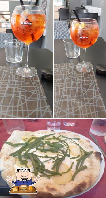 Cibo al Basil Lounge Bar con Cucina e Pizzeria