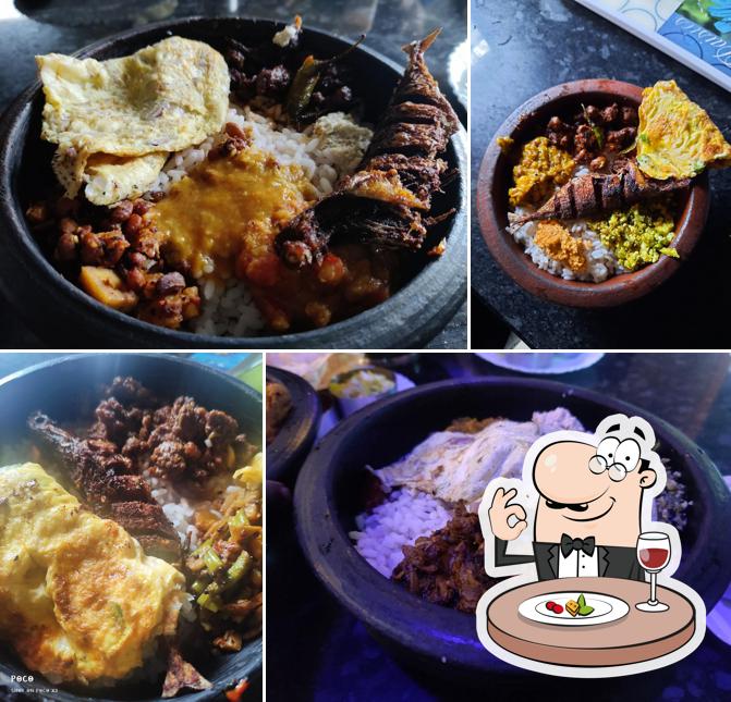 Food at Canary's Erivum Puliyum Family Restaurant