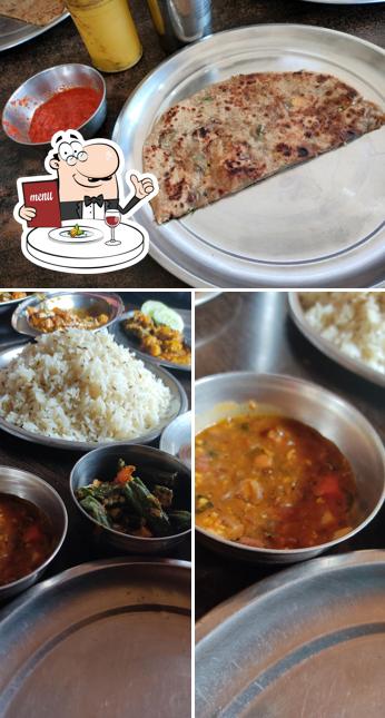 Food at Kamal Sudhh Vaishno Dhaba