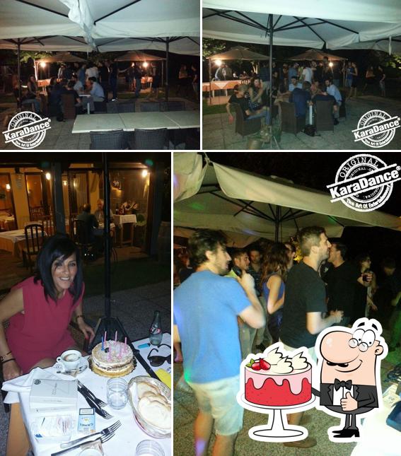 Ecco un'immagine di Ricky's River Restaurant