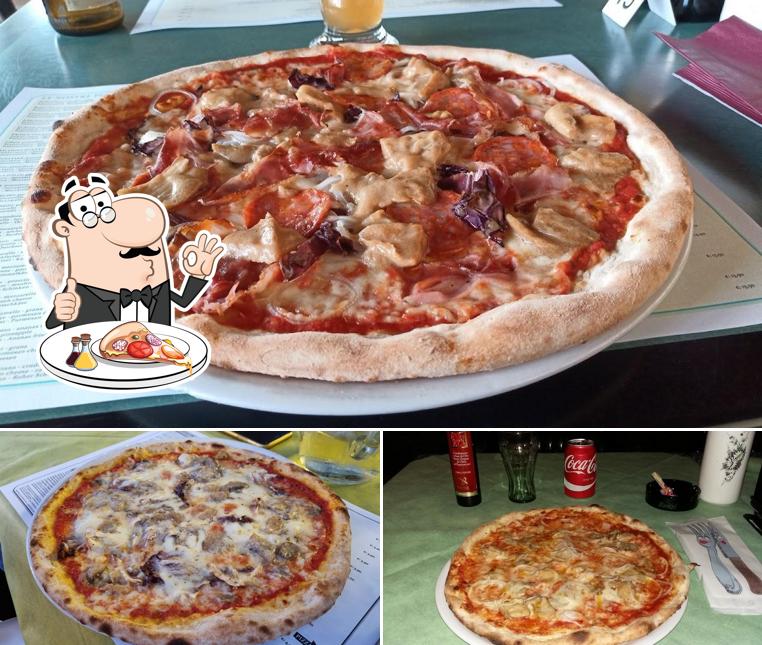Prenditi una pizza a Ristorante Pizzeria La Cometa Azzurra