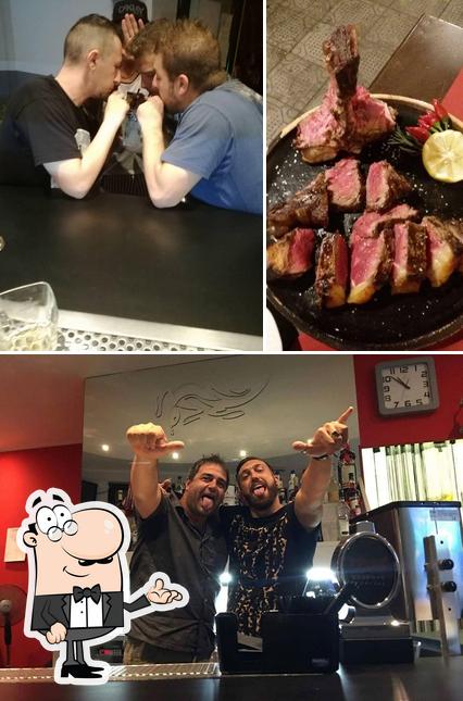 Dai un’occhiata alla immagine che presenta la interni e la carne di First Stop cafè