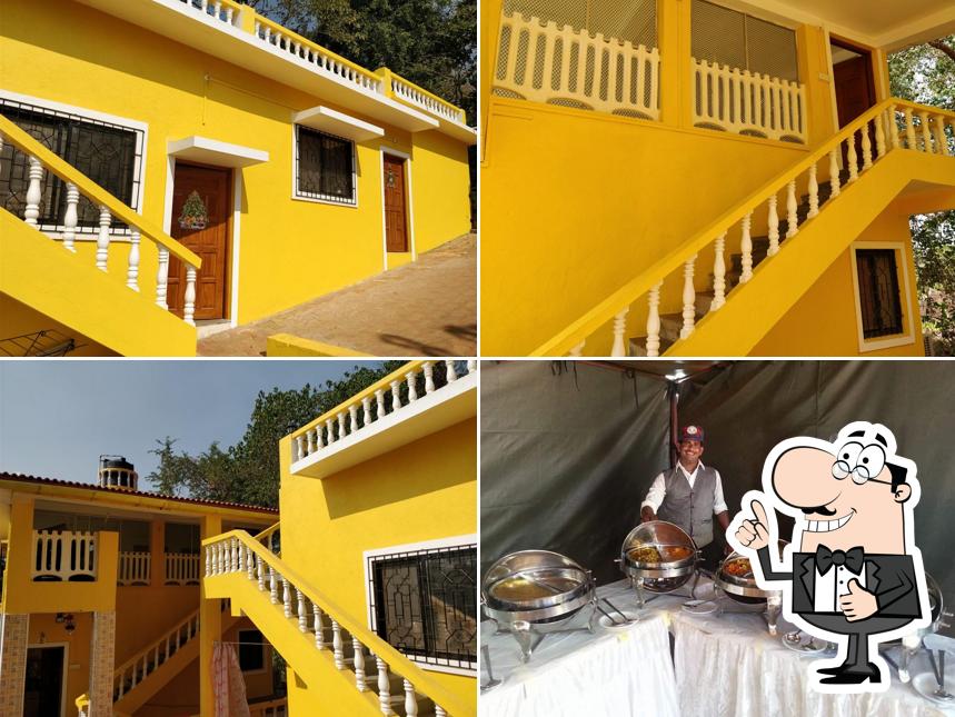 Here's a picture of ARTHAM catering services