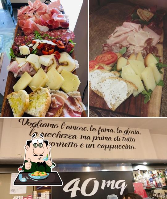 Tra le diverse cose da Trattoria Bey Bar si possono trovare la cibo e interni