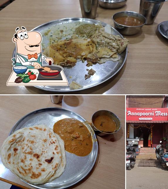 Chicken curry at AnnaPoorani Mess