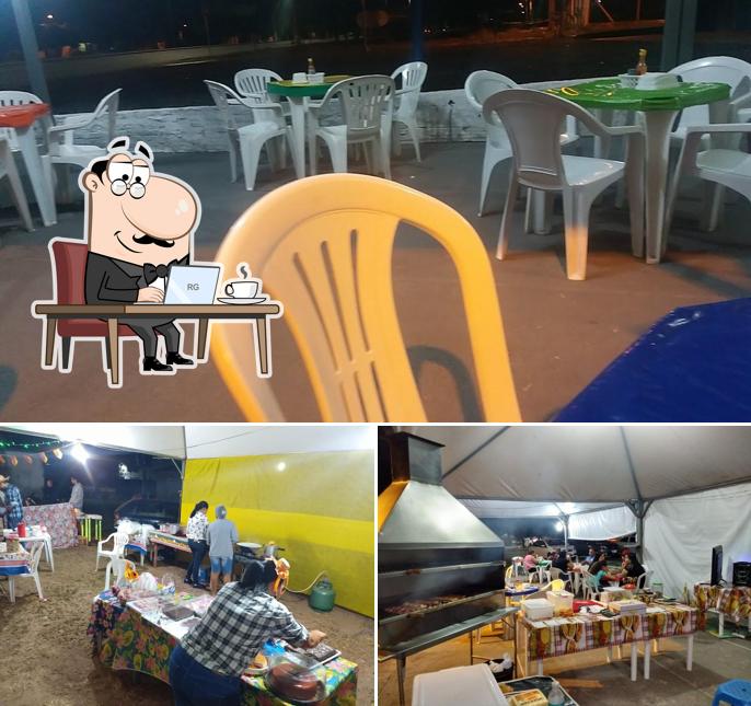 Veja imagens do interior do Espetos BR