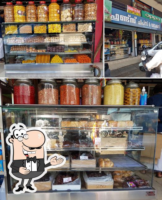 See this pic of Friends Chips & Bakery