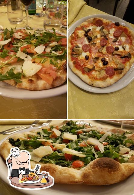 Scegli una pizza a Ristorante Rivelli