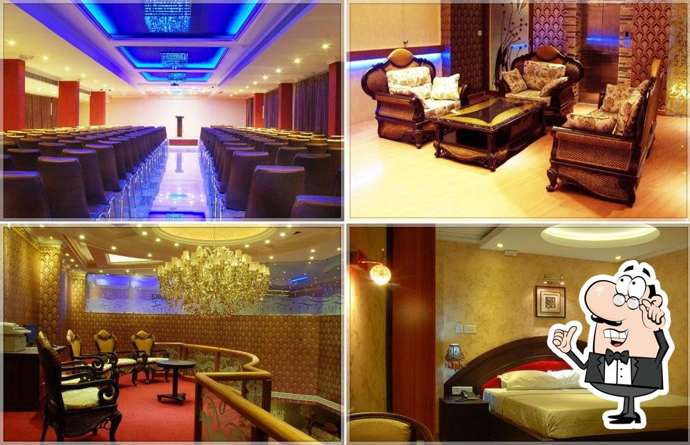 Check out how Sea Palace looks inside
