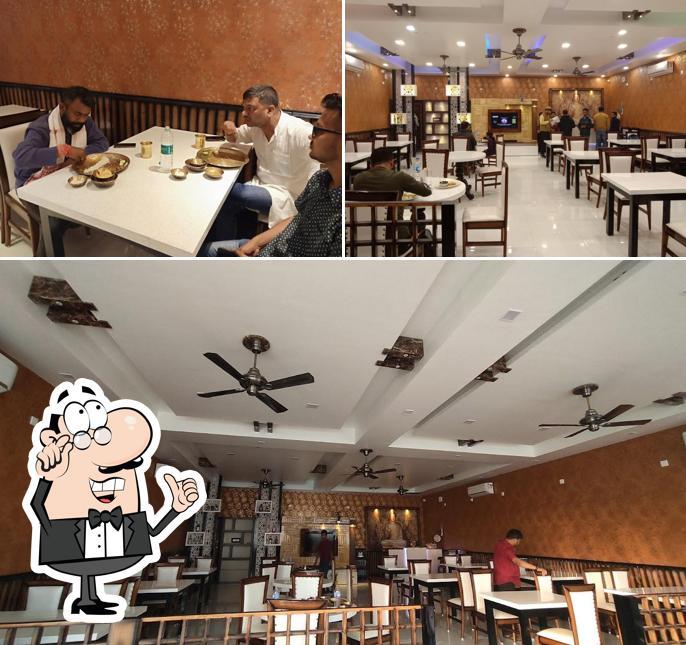 Check out how Na Khuwa Restaurant (ন খোৱা ৰেস্তোঁৰা) looks inside
