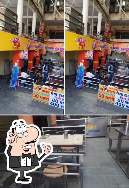 The interior of Shri Mahavir Bhojanalay And Restaurant