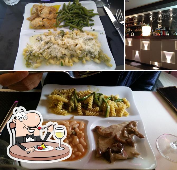 Dai un’occhiata alla immagine che raffigura la cibo e bancone da bar di Blanco Ristocaffe'