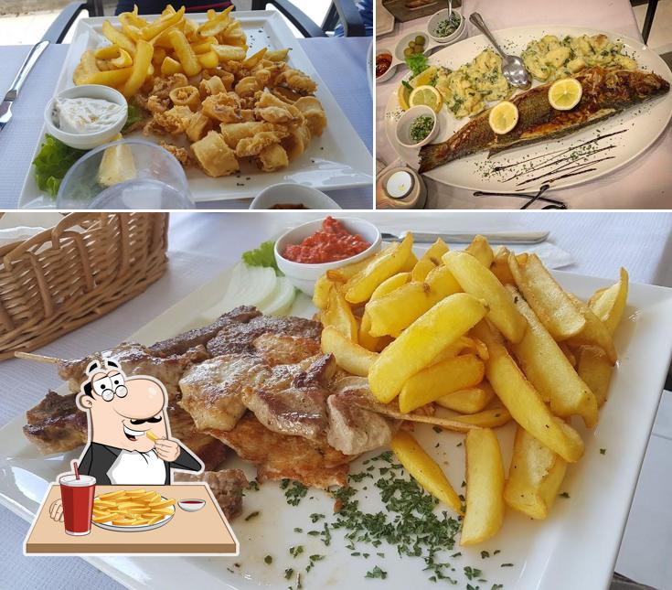 Ordina un piatto di chips a Casa Nostra Restaurant