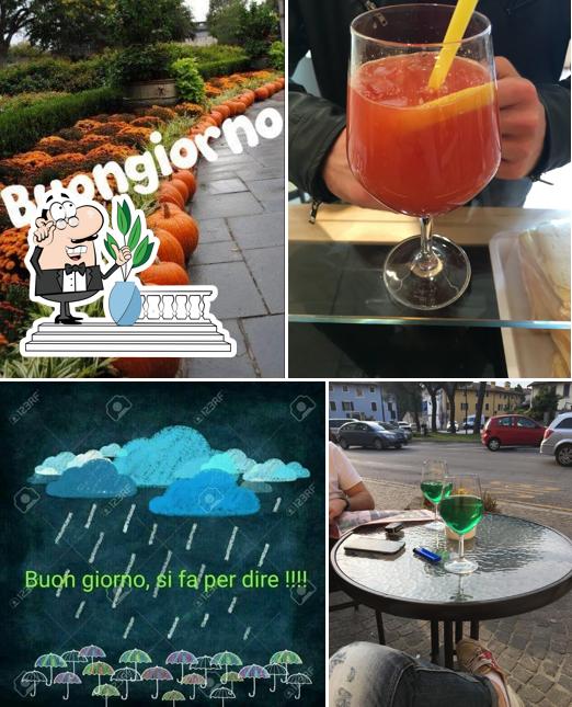 Bar in Piazza si caratterizza per la esterno e cibo